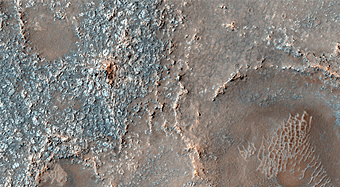 Onderzoek in de Antoniadi Crater 