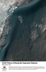 Helle Felsen entlang des Coprates Chasma