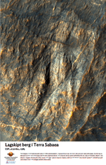Lagskipt berg í Terra Sabaea