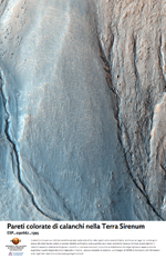 Pareti colorate di calanchi nella Terra Sirenum