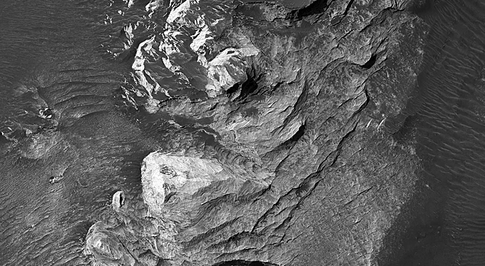 Faults in Aureum Chaos