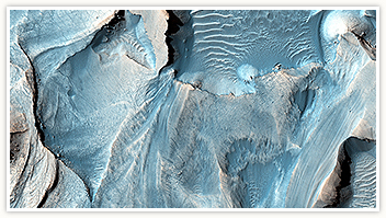 Possible Cyclic Bedding within a Crater in Arabia Terra