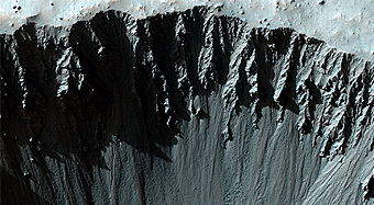 Cratera a Norte de Coprates Chasma