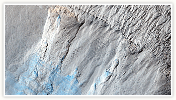 Обвал крутого склона слоистых отложений на южном полюсе