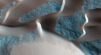 Sand Avalanches in Meroe Patera