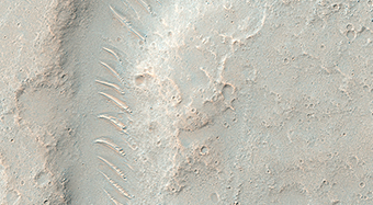 Nested Channels near Hellas